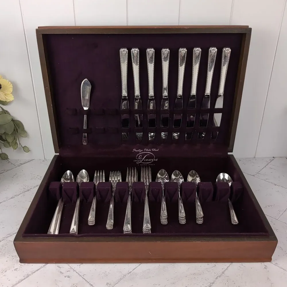 Vintage Oneida Prestige BORDEAUX 1945 Silverplate 50 Pieces + Storage Box